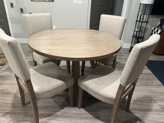 Round Dining Table Set with 4 Chairs