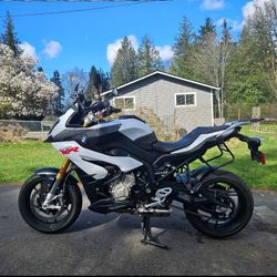BMW S1000XR
