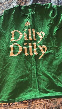 Dilly Dilly Green Graphic T-Shirt Men’s Large