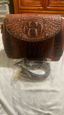 Women’s Crocodile Embossed Leather Purse