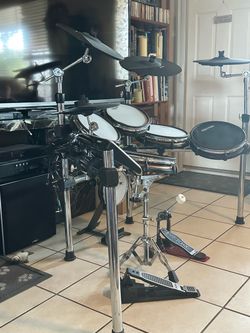 Alesis DM10 electronic drum kit