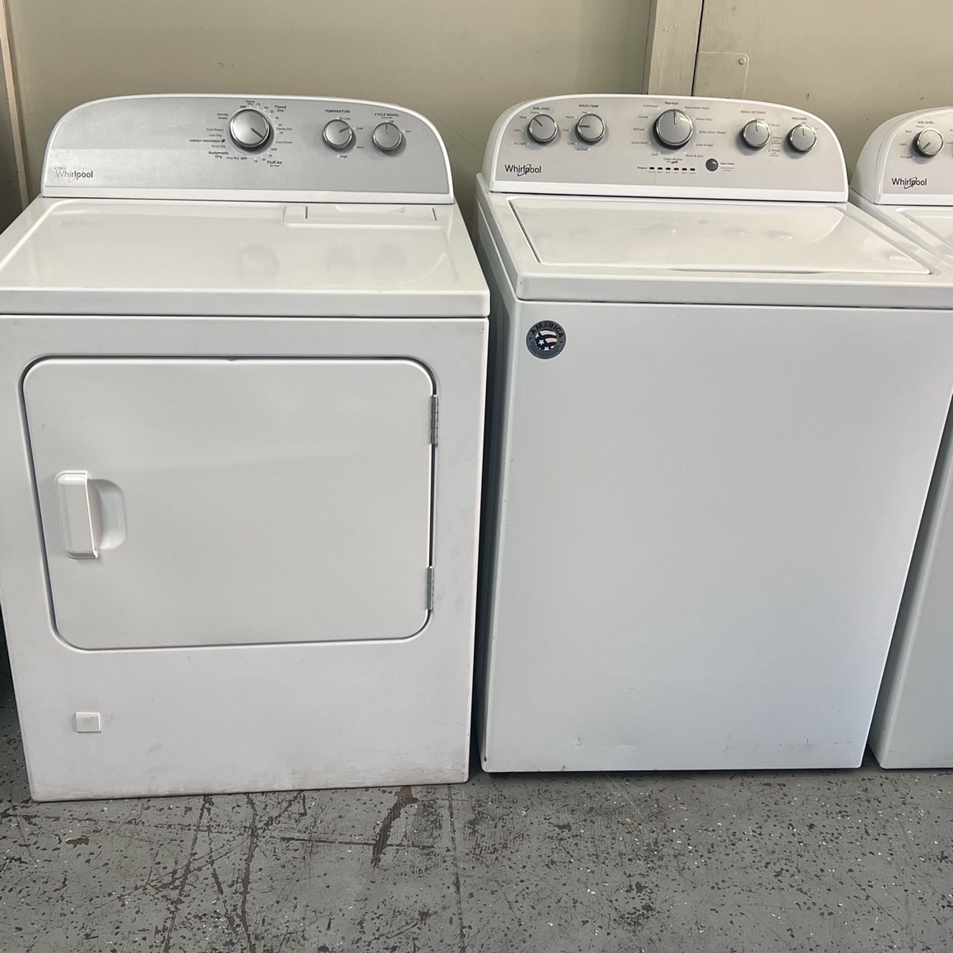 Whirlpool Top Load Washer With Agitator And Gas Dryer Set