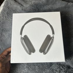 2PAIRS OF AIRPOD MAX HEADPHONES BLUETOOTH