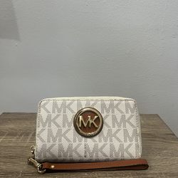 MK Clutch