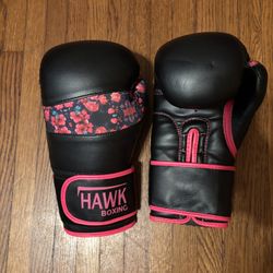 Women’s Boxing Gloves & Interior Wraps NEW