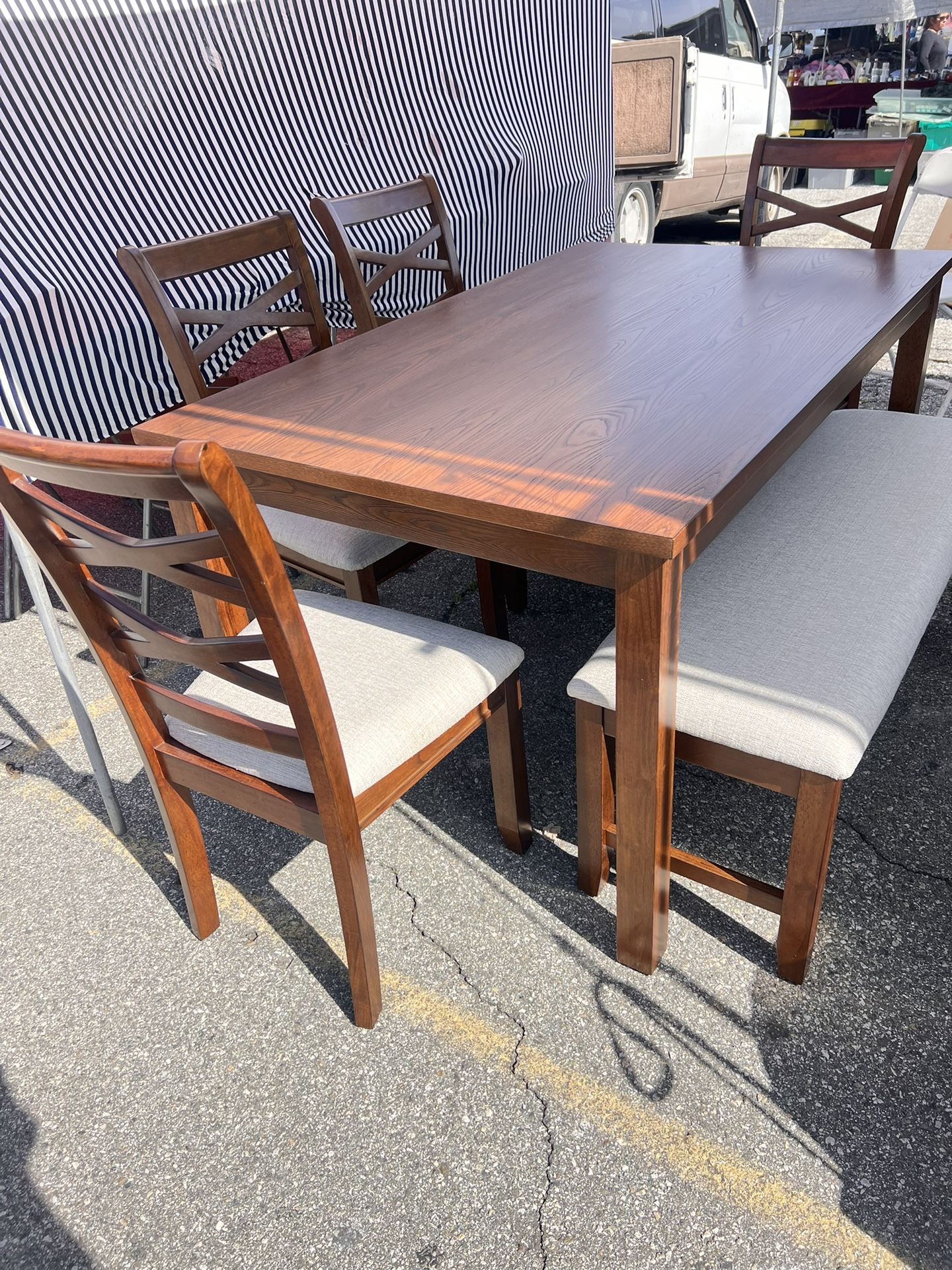 Comedor De Madera Nuevo