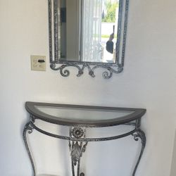 Entry table with mirror