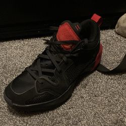 Michael jordan basketball shoes size 7.5 men’s no box and real carbon fiber on bottom