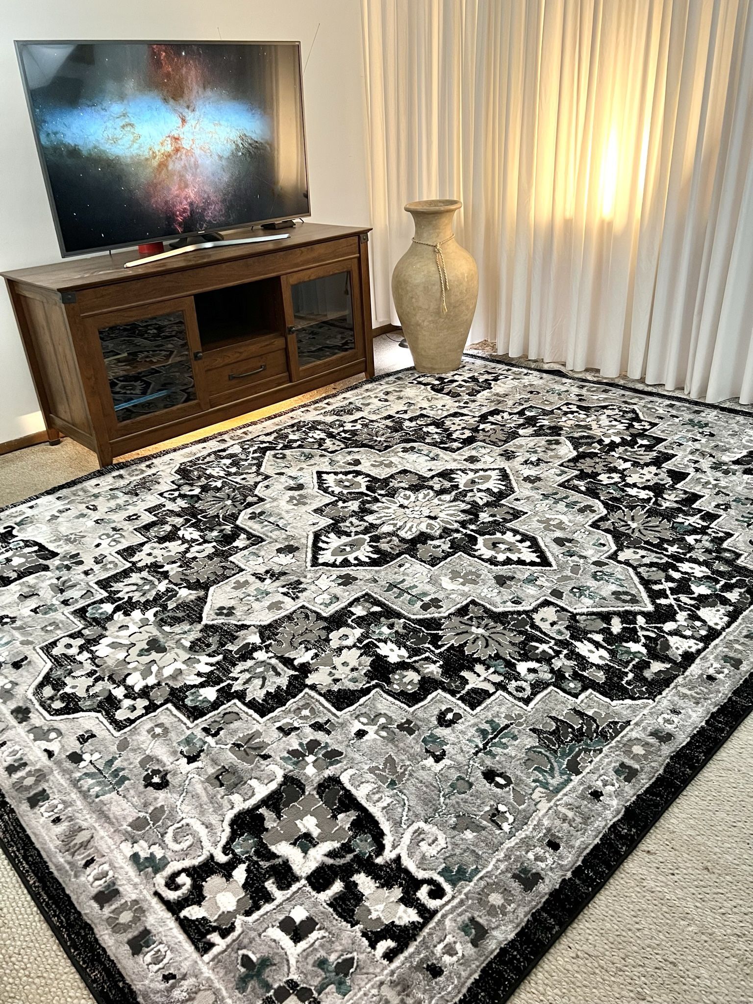 New  Area Rug   8 x 10