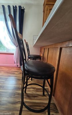 4 bar shivel chairs