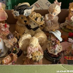 20 Figurines Collectibles Bears, Angel, Choir, Babies, Etc.