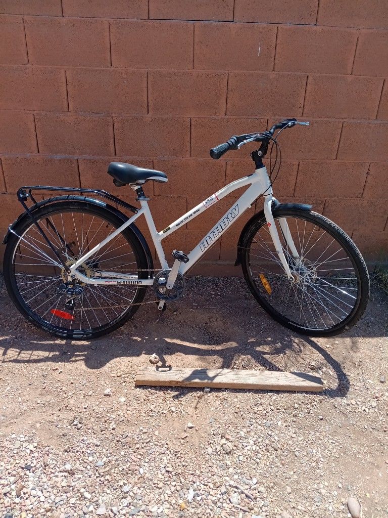 Infinity 700 Series Tires Rack Disc Brakes 7spd Newer Aluminum Bike