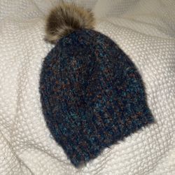 Soft & Cozy Crochet Knit Beanie with Faux Fur Pom NWT Fuego