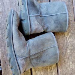 Grey UGGs Size 10 Modern 
