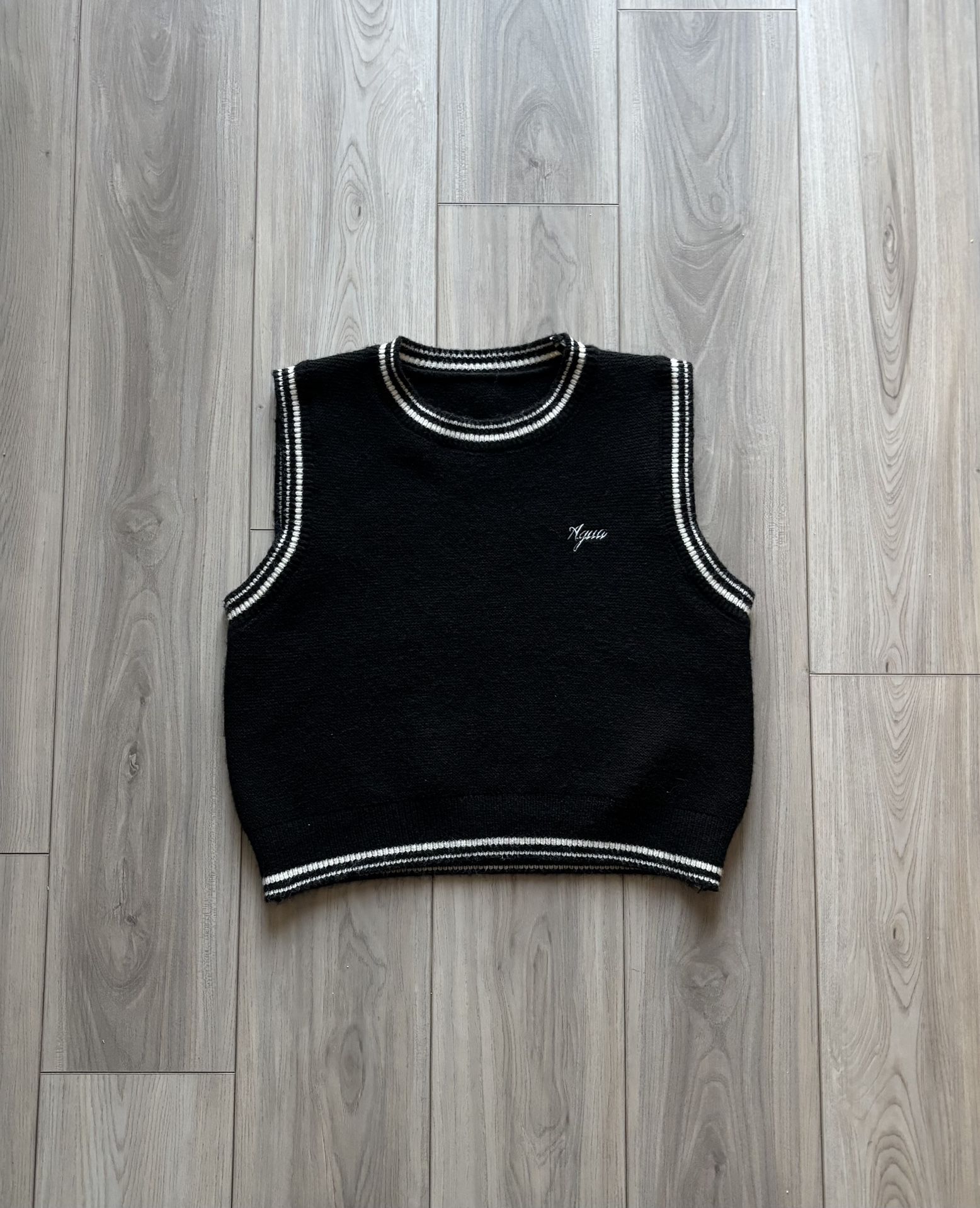 Vintage Men’s (M) Black And White Wool Sweater Best