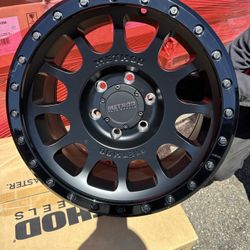 Method 305 Double Black Special 17” 6 Lug