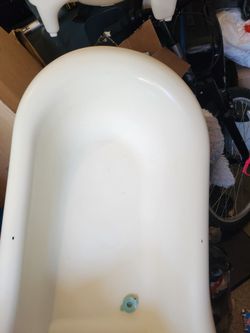 Baby toddler bath tubs x2