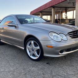 2004 Mercedes-Benz CLK-Class