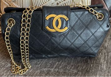 🌴🌴🌴VINTAGE QUILT  CHANEL FLAP LEATHER BAG!!