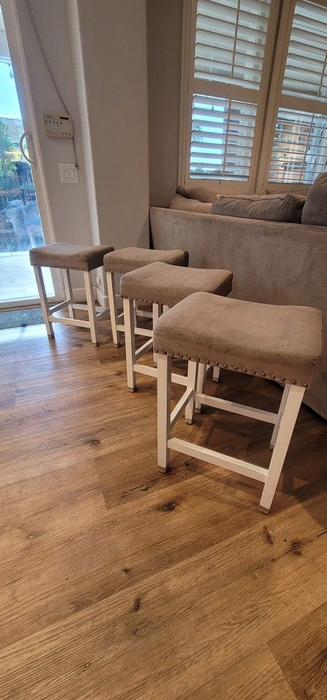 4 Modern Counter Bar Stools Gray And White