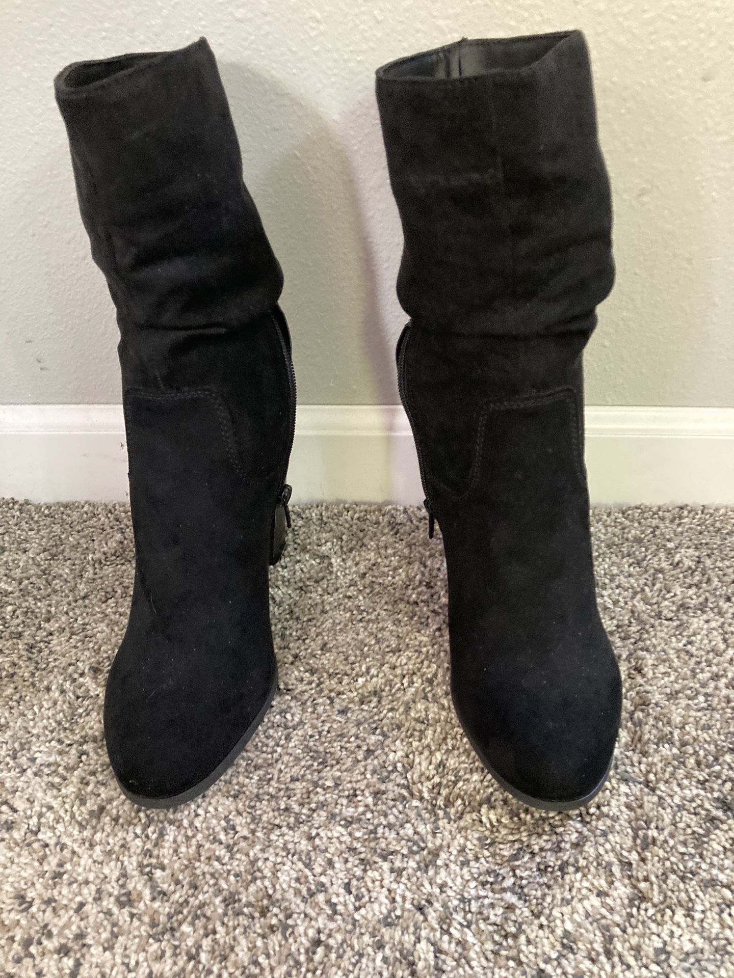 Suede boots