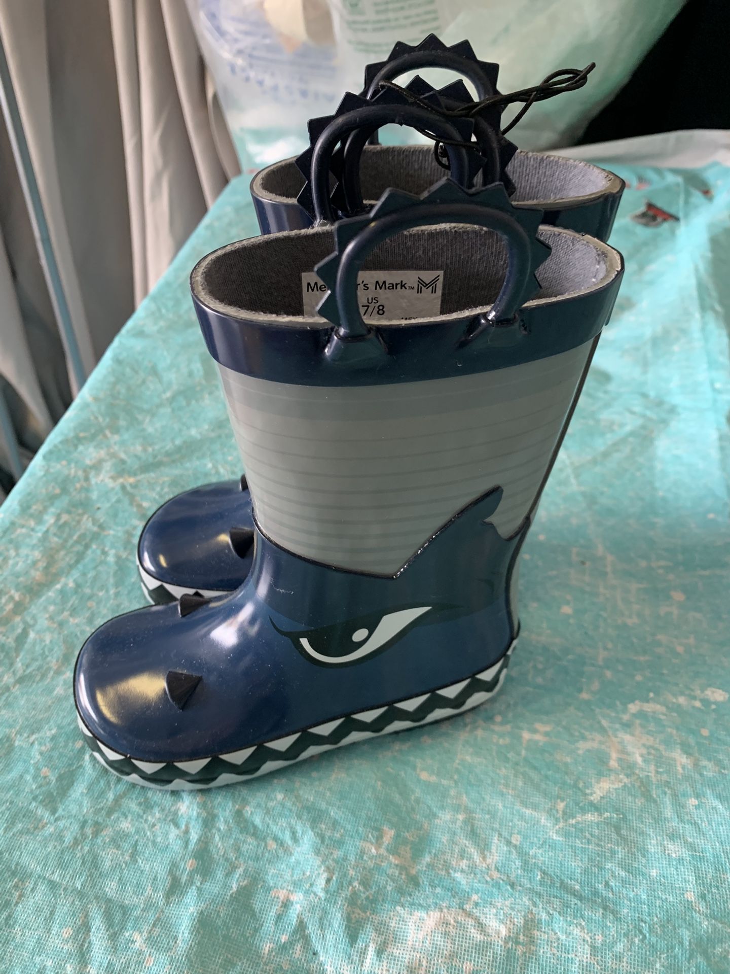 Shark Kid’s Rain Boots, Size 7/8  - New With Tags