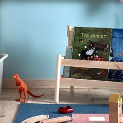 FLISAT IKEA BOOK CASE 