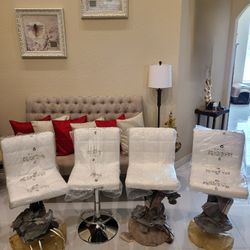 Set Of 4 white Bar Stools Brand New 