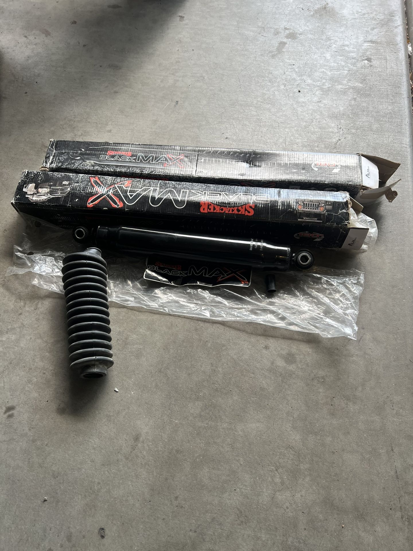 Skyjacker Black MAX Shocks