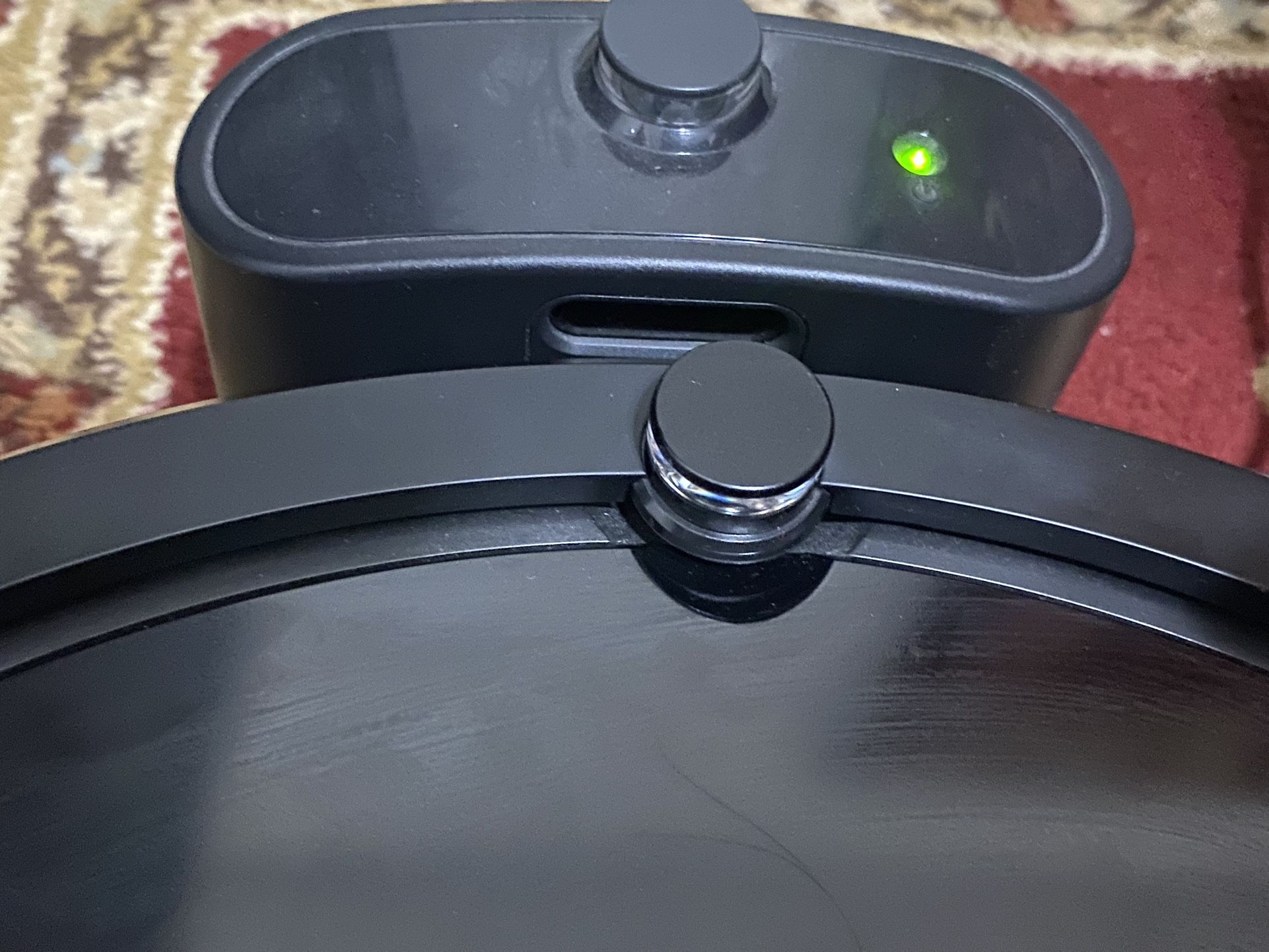 iRobot Roomba 805 Vacuum Cleaning Robot