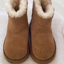 Ugg Girls Boots Size 6