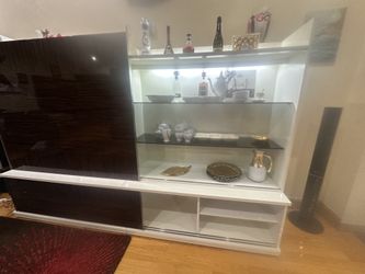ALF Italia Modern Two-Tone Entertainment Center – Excellent Condition