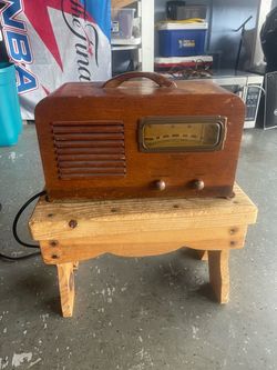 Vintage Wooden Tube Radio