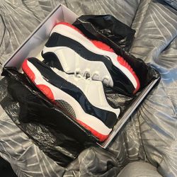Air Jordan 11 Retro Low, Concord Bred, Size 11.5