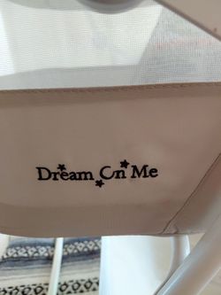 Bassinet with m mosquito screen