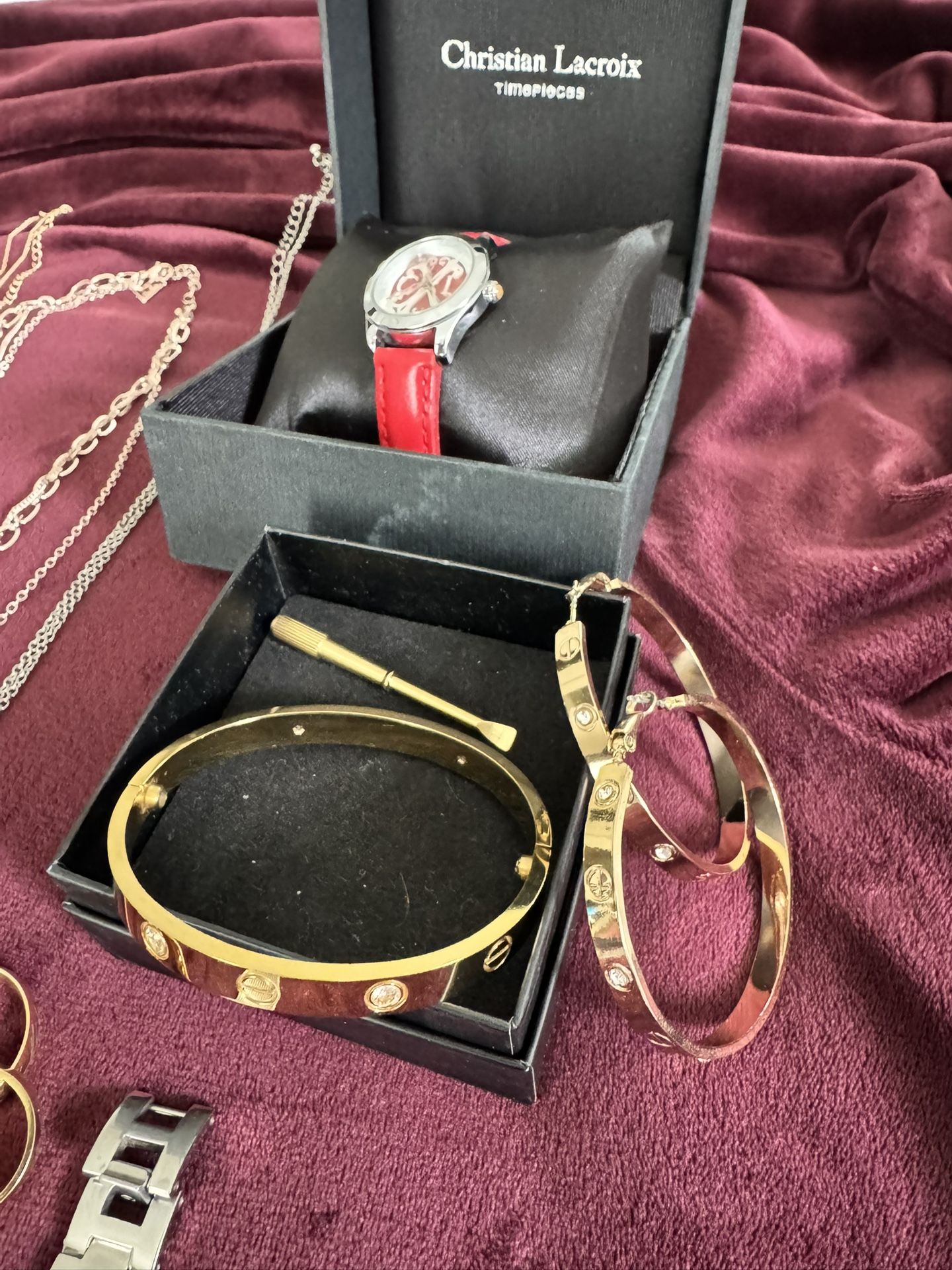 Jewelry/ Sterling Silver/ Necklace/wrist Watches/ Rings/ Pendants