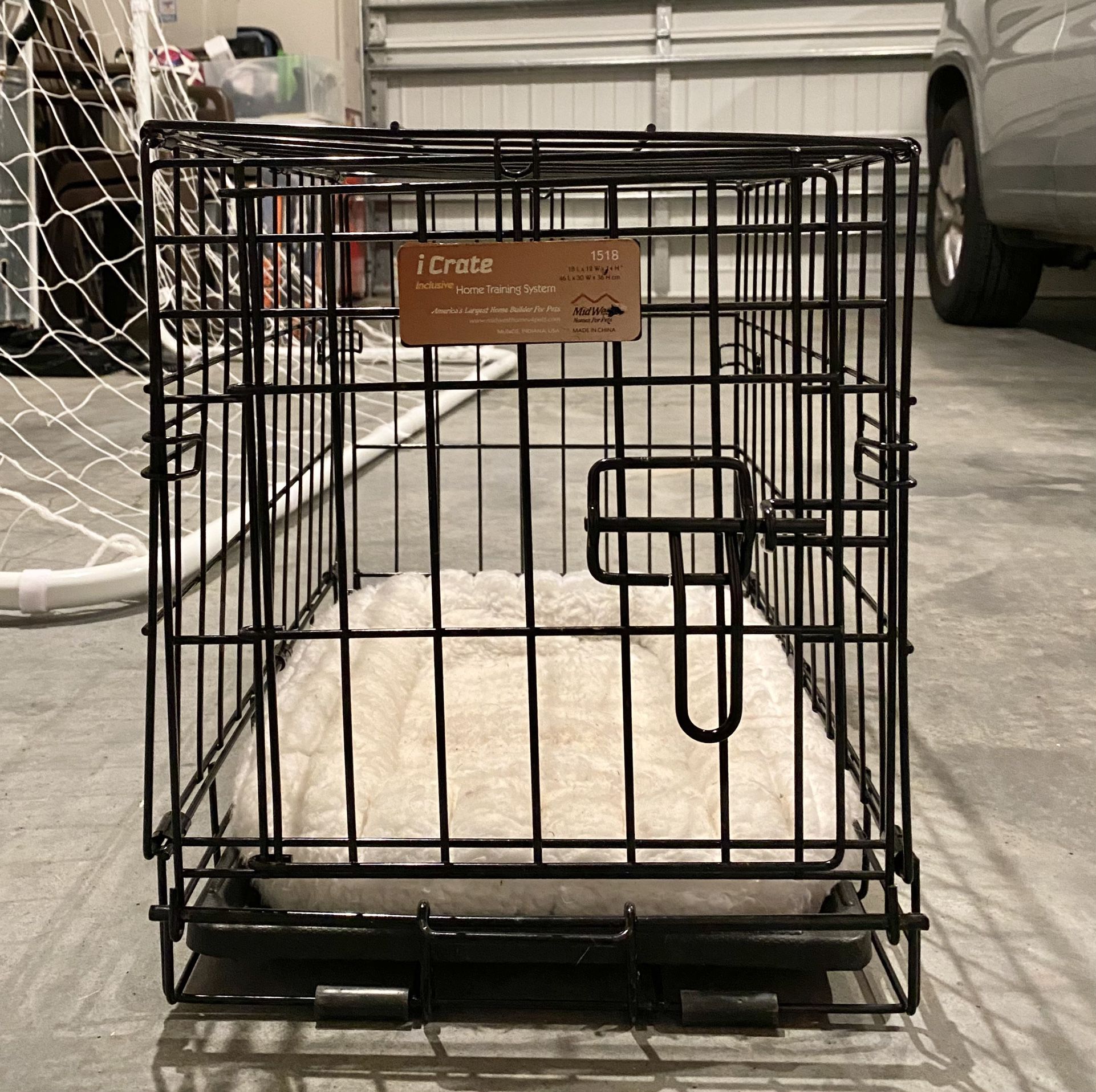 XS Crate For Puppy (White Bed Included) 