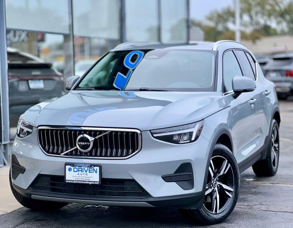 2025 Volvo XC40