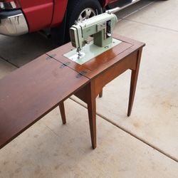 Vintage Sears Kenmore Sewing Machine. With Sewing Table