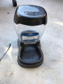 Petco Gravity Feeder