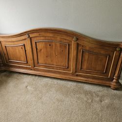 King Size Soild Wood Bedframe 