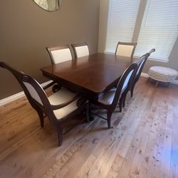 BroyHill Dining Set 🪑