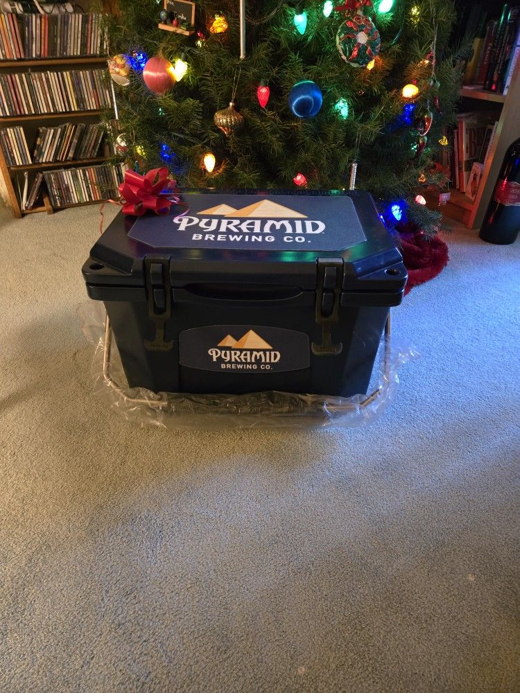 Grizzly 20  Blue Cooler