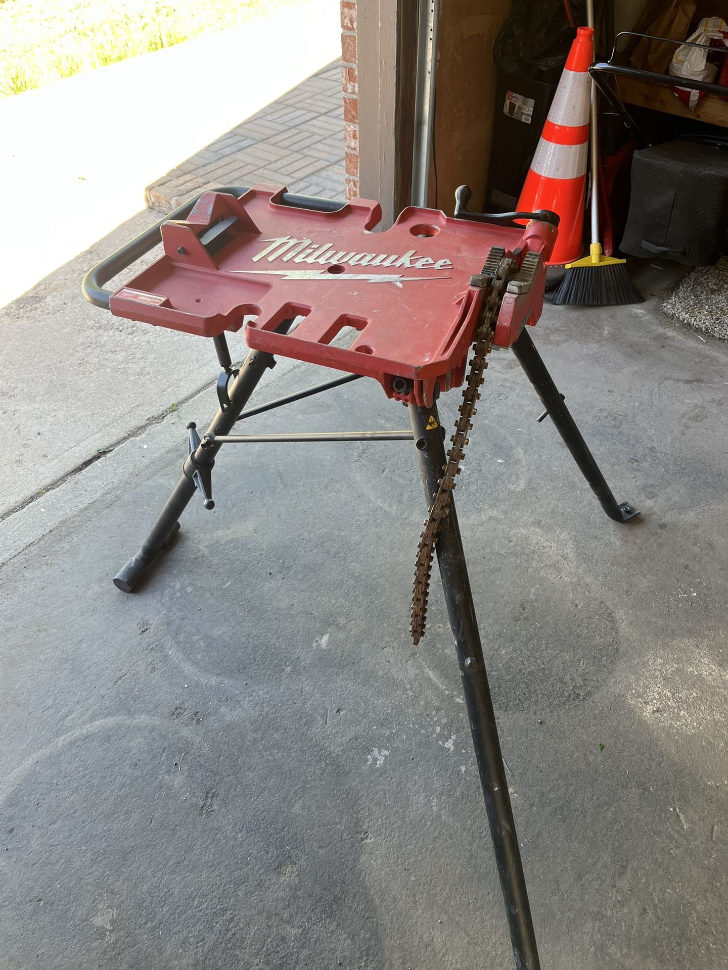 Milwaukee Tri Vise