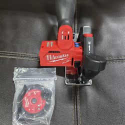 Milwaukee  M12 FUEL  3 in. Cut Off Saw (Tool-Only)