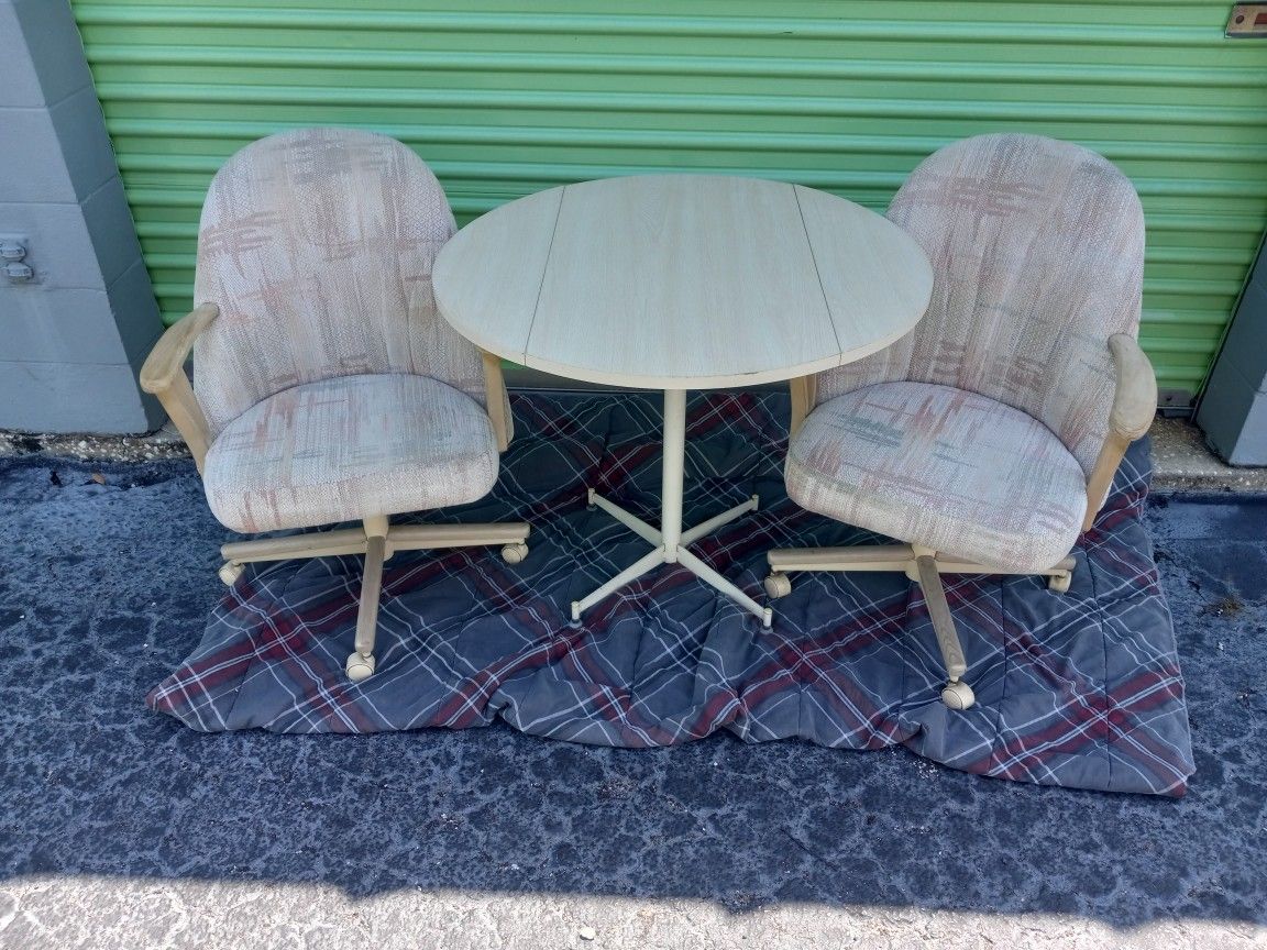 VINTAGE NOOK TABLE AND CHAIRS