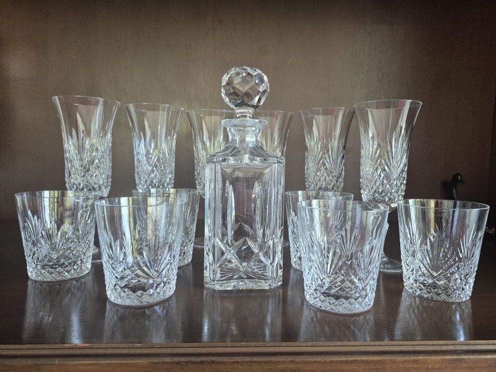 CRYSTAL GLASSES AND DECANTER