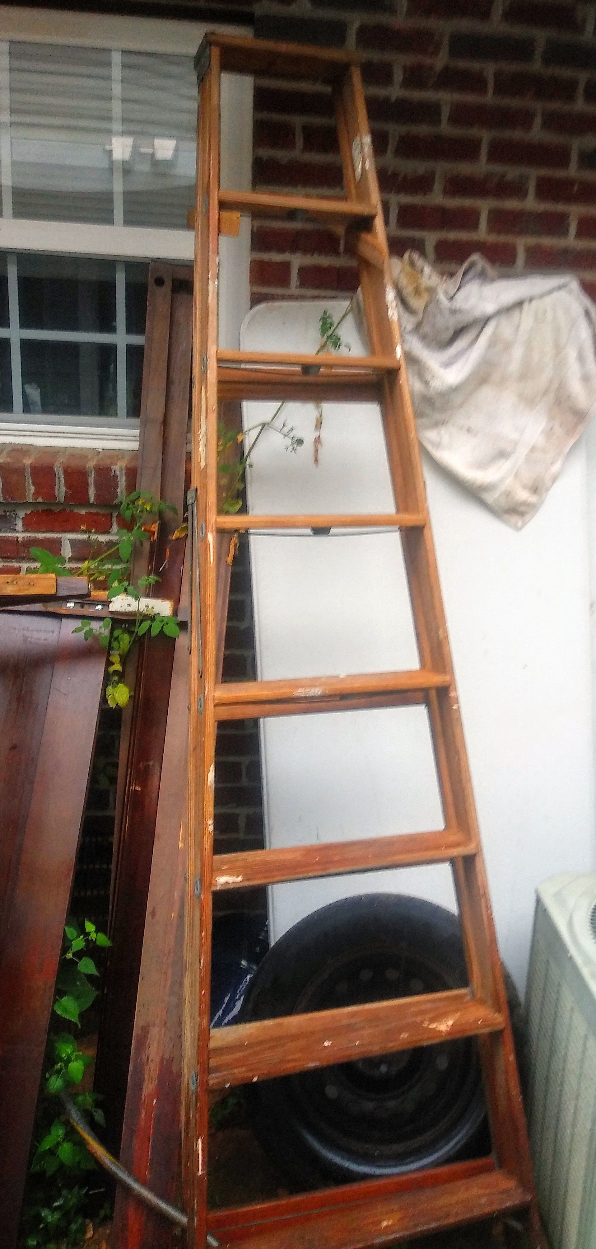 10ft wooden ladder good condition