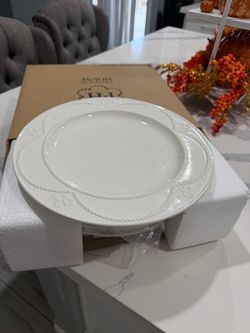 4  platos Nuevo’s de princes hause