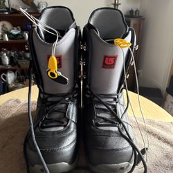 Burton Tribute Snowboard Boots Mens US 14 Black Gray. They are in a great condition  